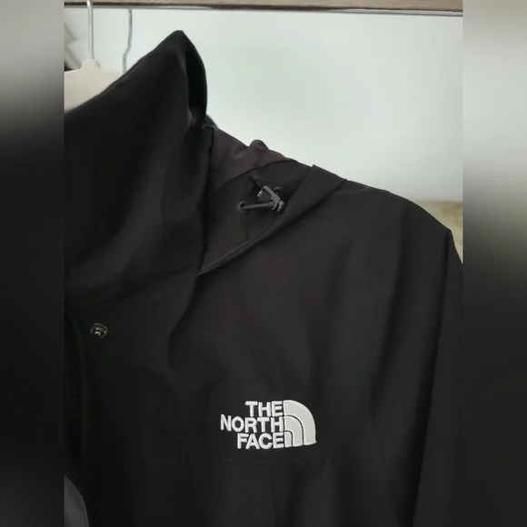 🍃The North Face Women's Black Windbreaker - Picture 7 of 12